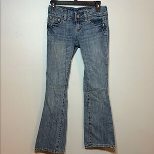 American Eagle Women's Blue Jeans with vintage pockets